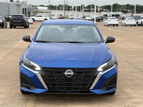 Certified 2025 Nissan Altima 2.5 SV FWD image 5