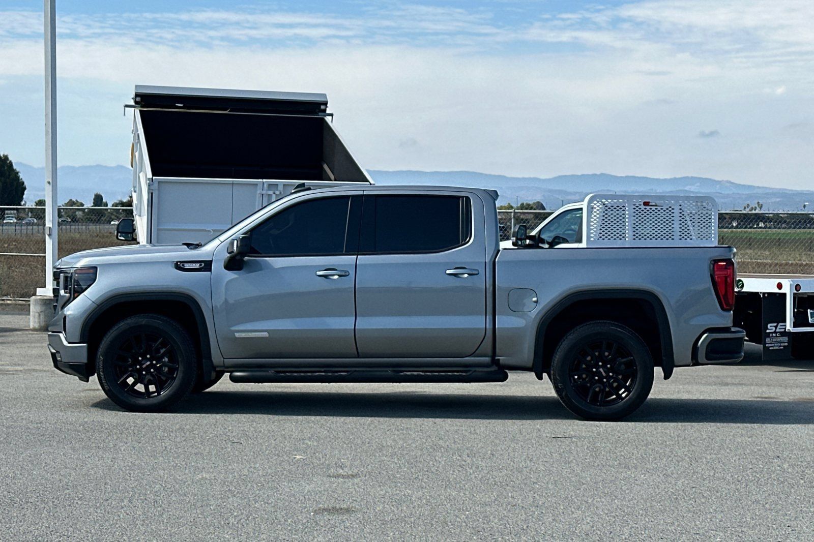 Used 2023 GMC Sierra 1500 Elevation w/ Preferred Package RWD image 7