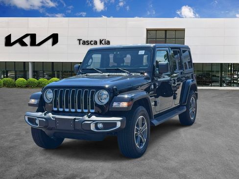 Used 2023 Jeep Wrangler Unlimited Sahara w/ Cold Weather Group AWD/4WD image 3