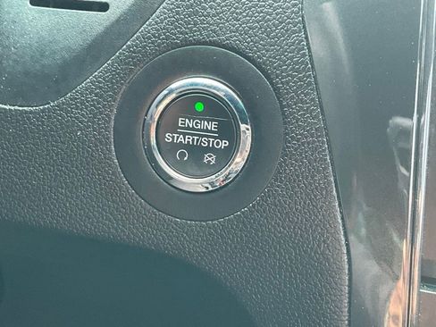 Certified 2017 Ford Explorer XLT w/ Equipment Group 202A image 9