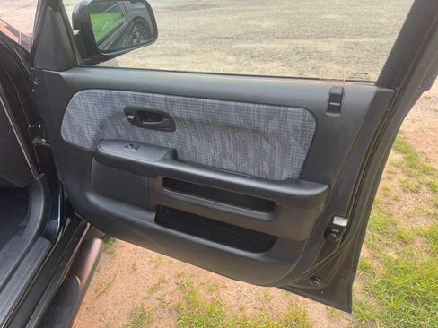 Used 2004 Honda CR-V LX image 9