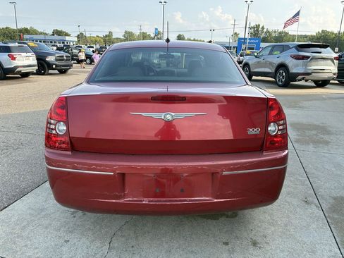 Used 2008 Chrysler 300 Touring RWD image 6