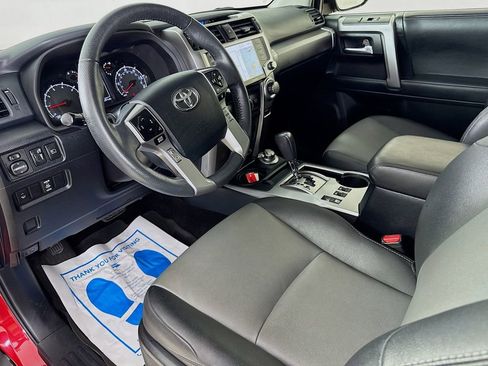 Used 2021 Toyota 4Runner SR5 Premium w/ Moonroof Package AWD/4WD image 9