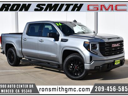New 2026 GMC Sierra 1500 Elevation w/ LPO, Elevation Black Package