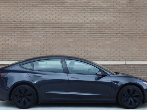 Used 2025 Tesla Model 3 Long Range RWD image 2