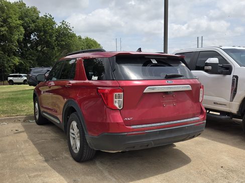 Used 2023 Ford Explorer XLT RWD image 6