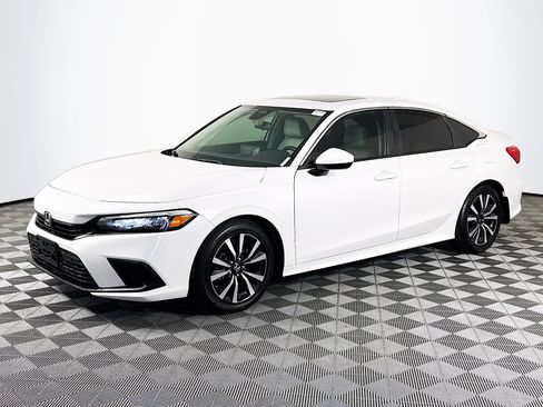 Used 2024 Honda Civic EX image 4
