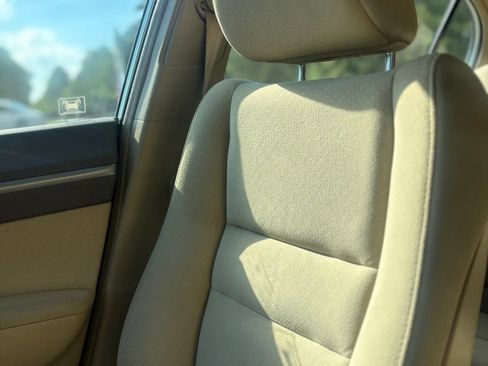 Used 2006 Honda Civic Hybrid Sedan image 21
