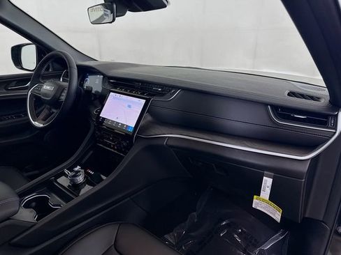 New 2025 Jeep Grand Cherokee Limited image 27
