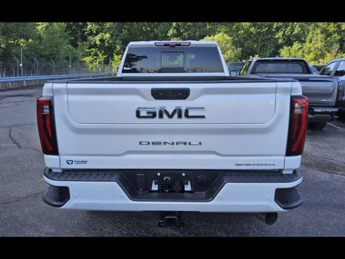 Used 2025 GMC Sierra 3500 Denali Ultimate w/ LPO, GMC Protection Package AWD/4WD image 5