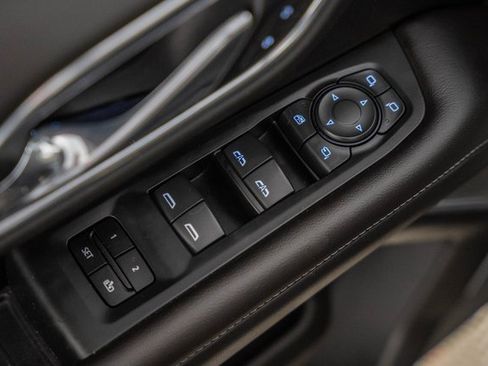 Used 2021 Chevrolet Tahoe LT w/ LT Signature Package image 45