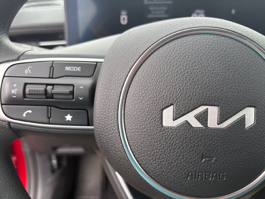 New 2025 Kia K5 LXS FWD image 23