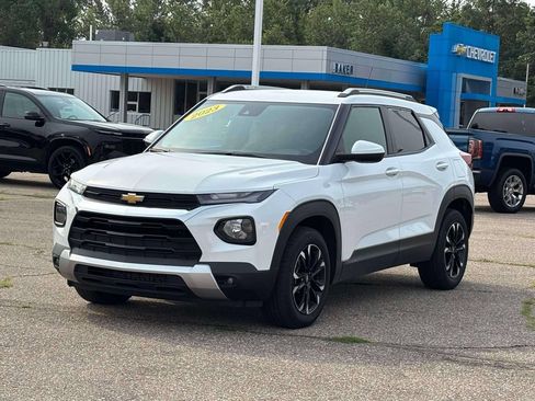 Used 2023 Chevrolet TrailBlazer LT FWD image 25