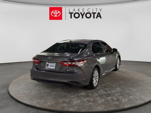 Used 2019 Toyota Camry LE FWD image 9