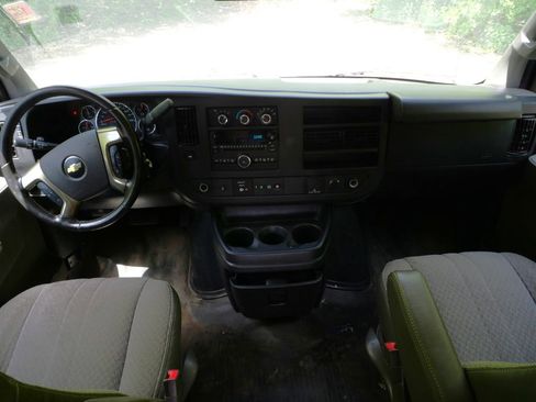 Used 2019 Chevrolet Express 3500 w/ Power Convenience Package RWD image 18