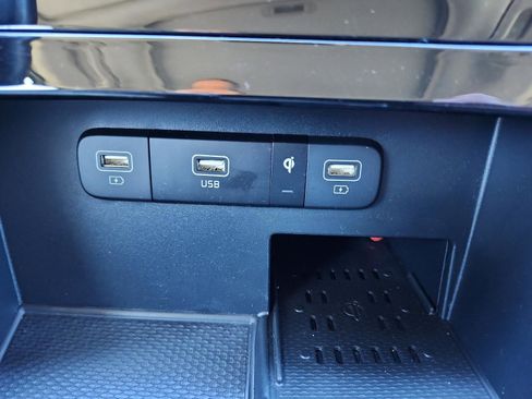 Used 2023 Kia Carnival SX Prestige image 22