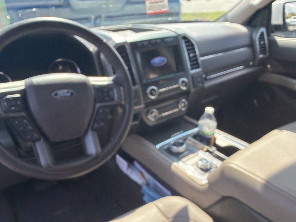 Used 2020 Ford Expedition XLT w/ Equipment Group 202A AWD/4WD image 9