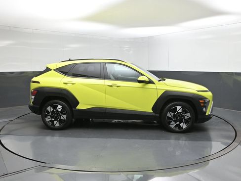 Used 2025 Hyundai Kona SEL FWD image 11
