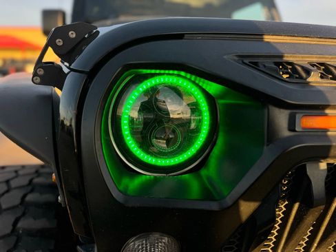 Used 2016 Jeep Wrangler Unlimited Sahara w/ Max Tow Package image 18