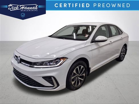 Used 2025 Volkswagen Jetta S image 1