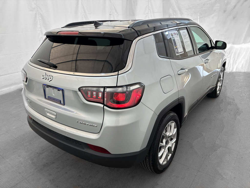 Used 2025 Jeep Compass Limited AWD/4WD image 7