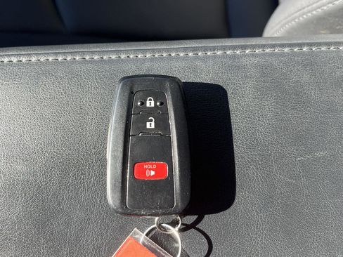 Used 2022 Toyota Prius XLE image 20