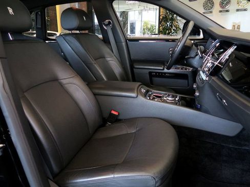 Used 2013 Rolls-Royce Ghost 4dr Sedan image 34