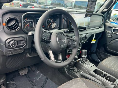 New 2026 Jeep Gladiator Mojave w/ Technology Group AWD/4WD image 20