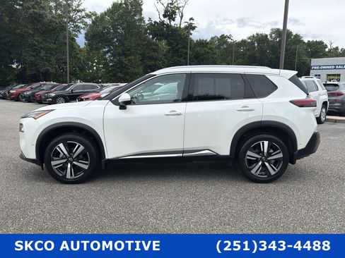 Used 2022 Nissan Rogue SL w/ SL Premium Package FWD image 2
