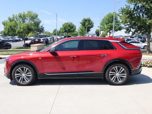 Used 2024 Cadillac Lyriq Luxury RWD image 6