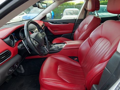 Used 2019 Maserati Levante image 20