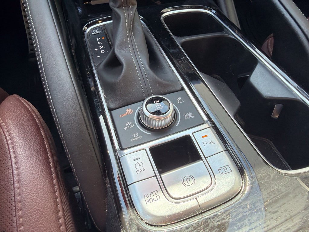 Used 2024 Kia Telluride SX w/ Towing Package AWD/4WD image 9