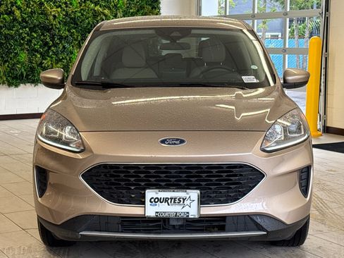 Certified 2020 Ford Escape SE image 9