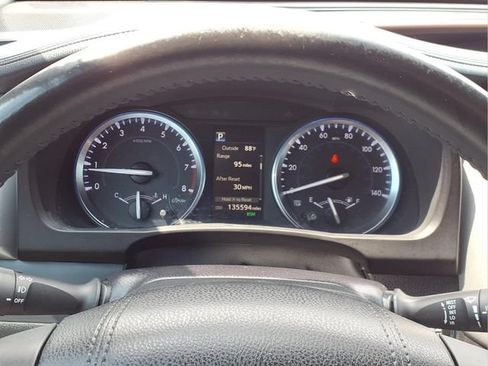 Used 2017 Toyota Highlander Limited AWD/4WD image 11