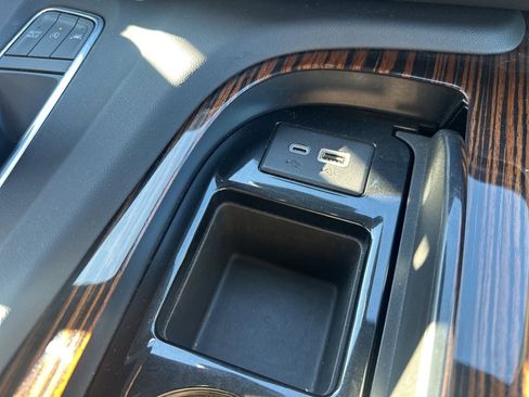 Used 2023 Cadillac Escalade ESV Premium Luxury image 29