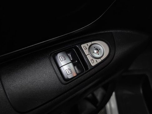 Used 2021 Mercedes-Benz Metris image 25