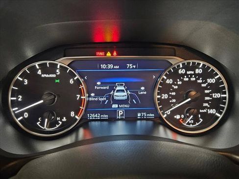 Used 2025 Nissan Altima 2.5 SR FWD image 10