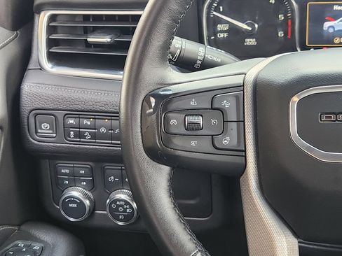 Used 2021 GMC Yukon XL Denali AWD/4WD image 29