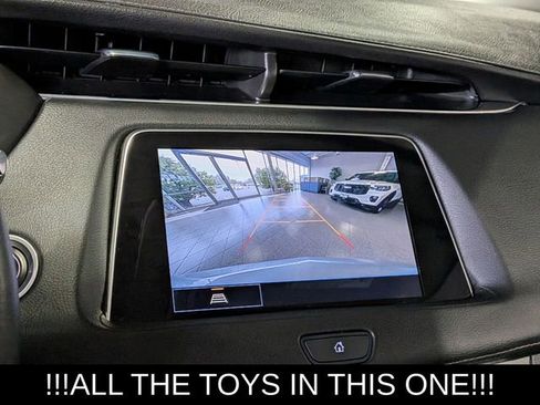 Used 2023 Cadillac XT4 Luxury w/ Cold Weather Package AWD/4WD image 34