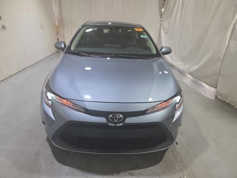 Used 2020 Toyota Corolla LE image 2