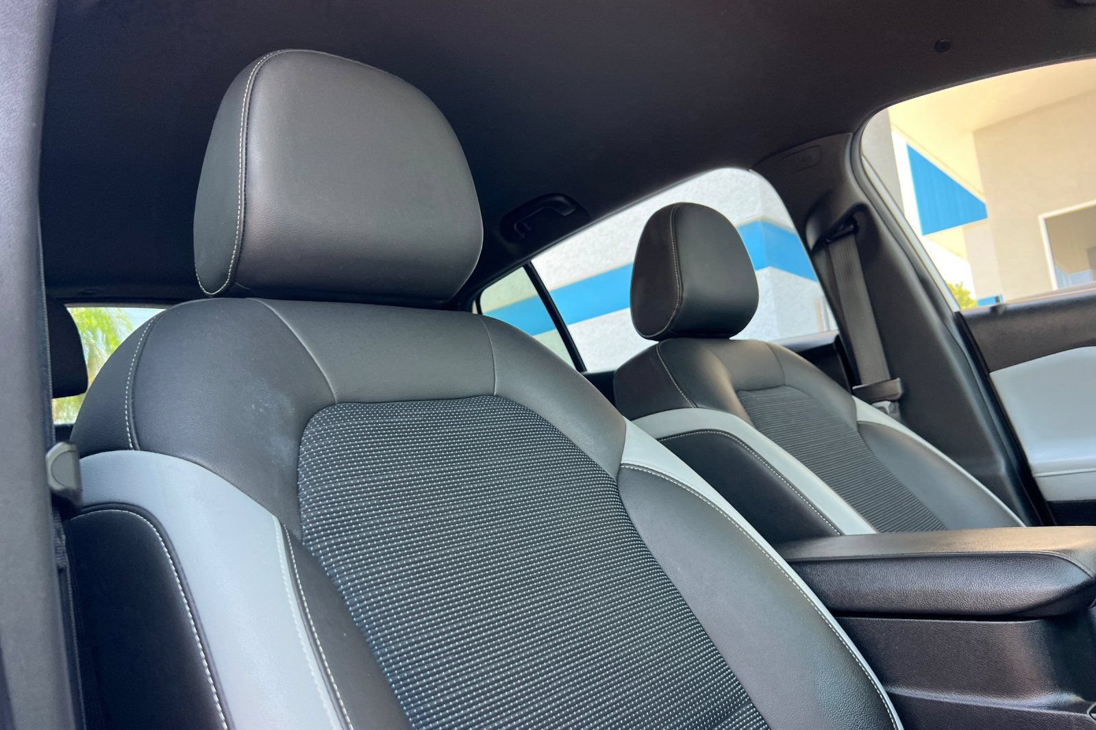 Used 2024 Buick Envista Preferred w/ Advanced Safety Package FWD image 21