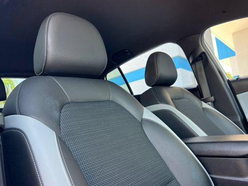 Used 2024 Buick Envista Preferred w/ Advanced Safety Package FWD image 21