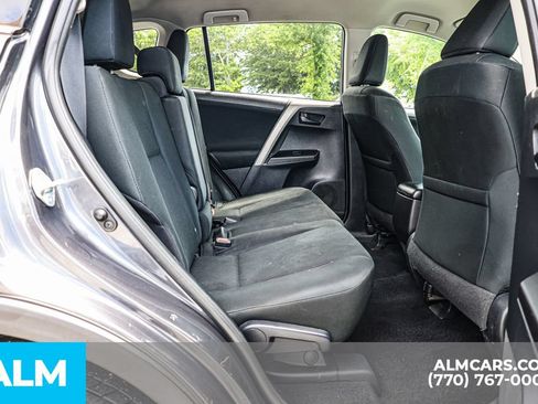 Used 2017 Toyota RAV4 LE w/ Carpet Mat Package AWD/4WD image 22
