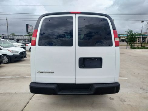 Used 2017 Chevrolet Express 2500 LS image 6