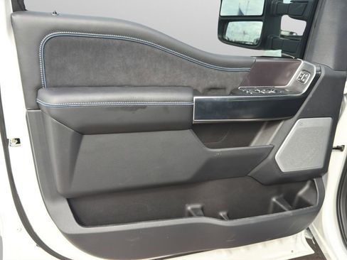 Used 2026 Ford F450 Platinum w/ FX4 Off-Road Package image 19