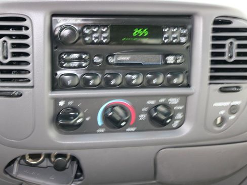 Used 2001 Ford F150 2WD Regular Cab image 10