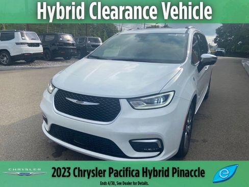 New 2023 Chrysler Pacifica Pinnacle image 3