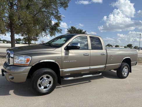 Used 2006 Dodge Ram 2500 Truck Laramie AWD/4WD image 12
