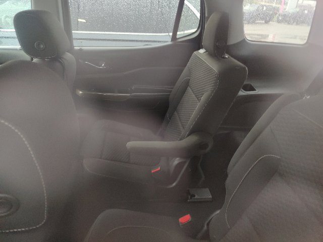 Used 2018 GMC Acadia SLE w/ Driver Alert Package I FWD image 21