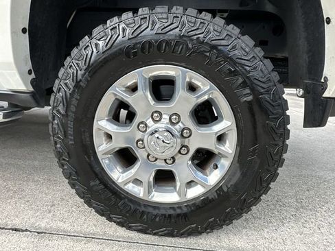 Used 2019 RAM 2500 Laramie image 18